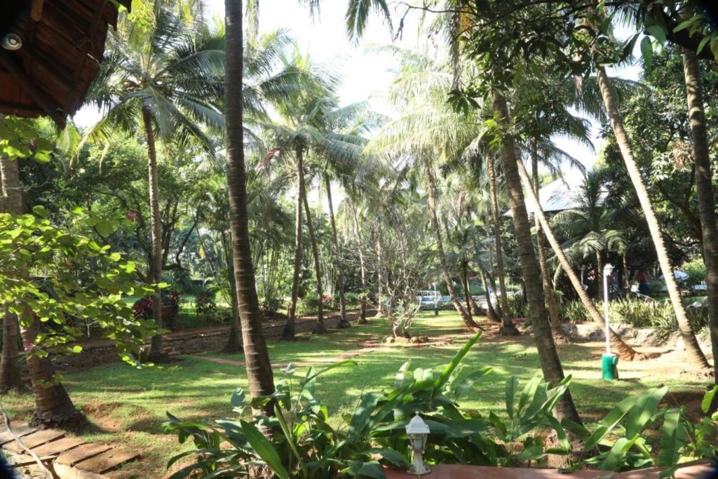 Отель Outpost@Alibaug Алибаг Экстерьер фото